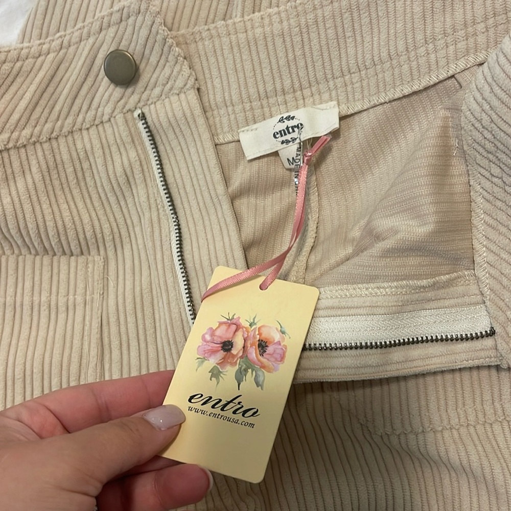 NWT - women’s cream pants